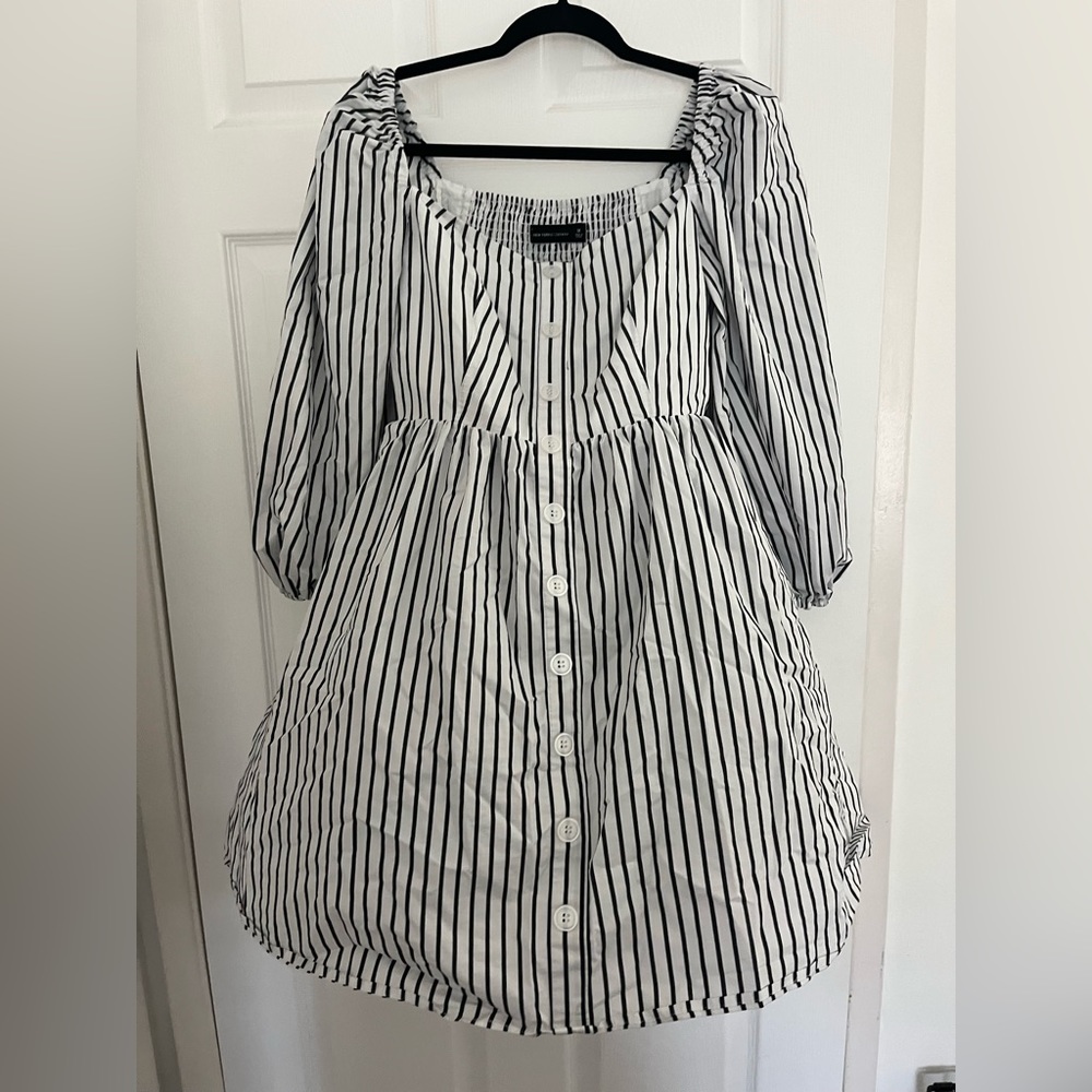 Cute off the shoulder puff sleeve dress stripe size M